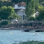 Rejan Udenisht